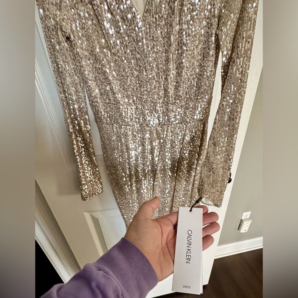 RARE CALVIN KLEIN NWT Sequined Faux-Wrap Dress in Light Gold—4 - Picture 6 of 13